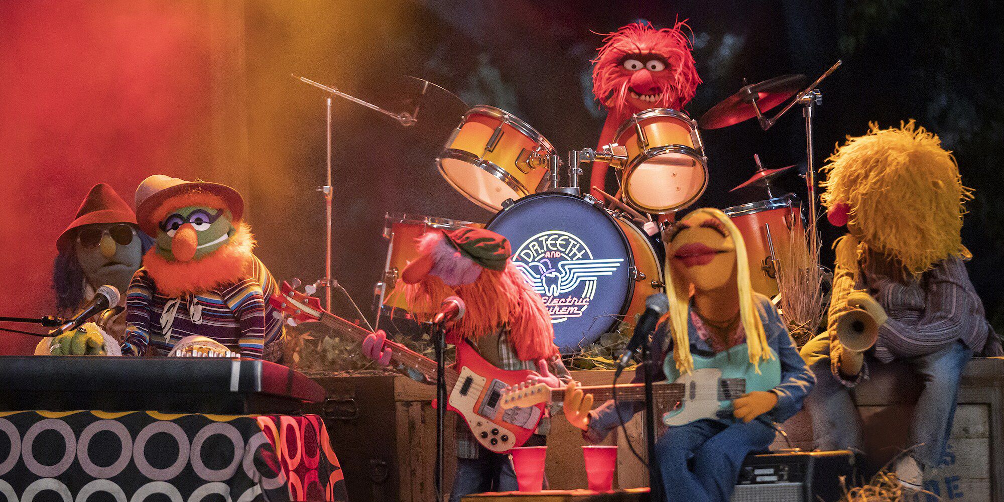 Dr. Teeth and the Electric Mayhem on stage in The Muppets Mayhem