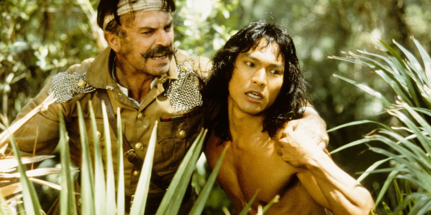Jason Scott Lee dan Sam Neill dalam The Jungle Book (1994)