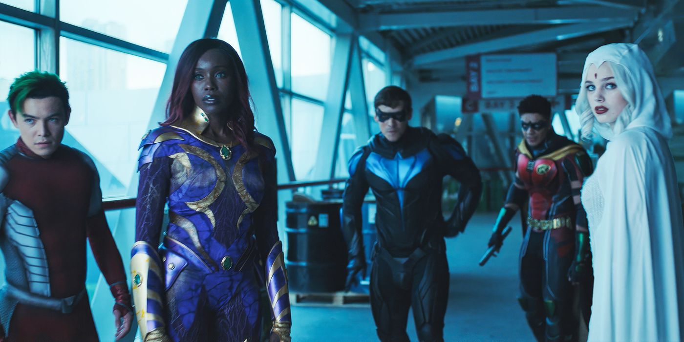 Teagan Croft, Ryan Potter, Brenton Thwaites, Jay Lycurgo, Anna Diop in Titans Season 4