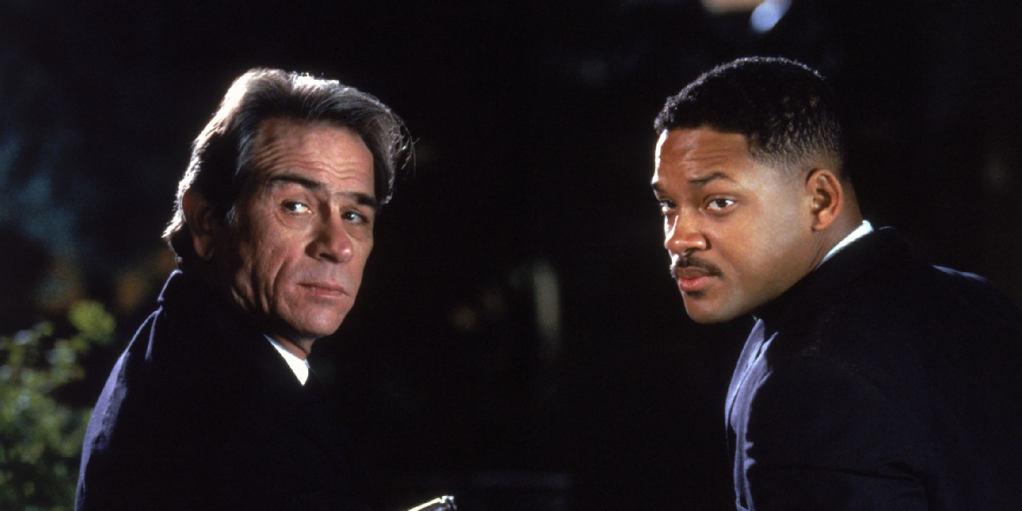 Tommy Lee Jones and Will Smith in MIB