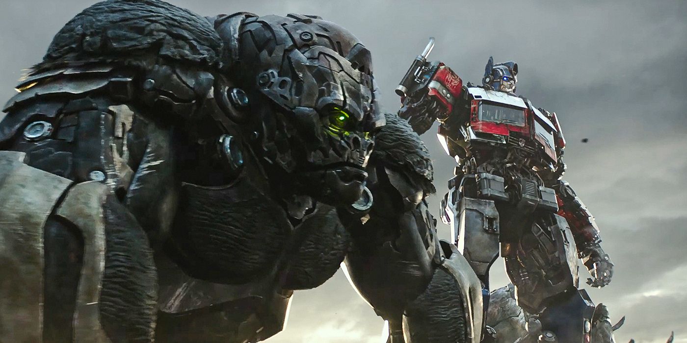 Optimus Prime and Optimus Primal face the same direction in Transformers: Rise of the Beasts