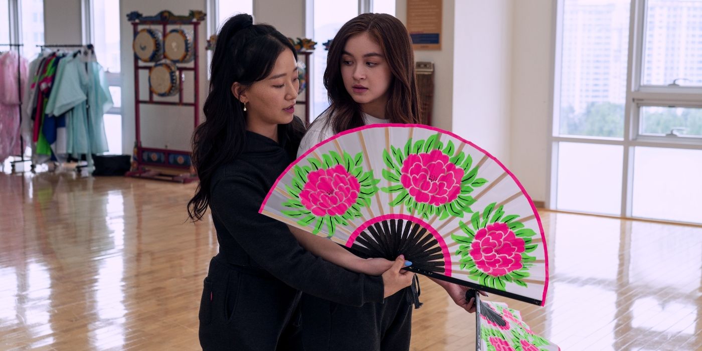 Gia Kim as Yuri and Anna Cathcart as Kitty in Season 1, Episode 9 of 'XO, Kitty.' 