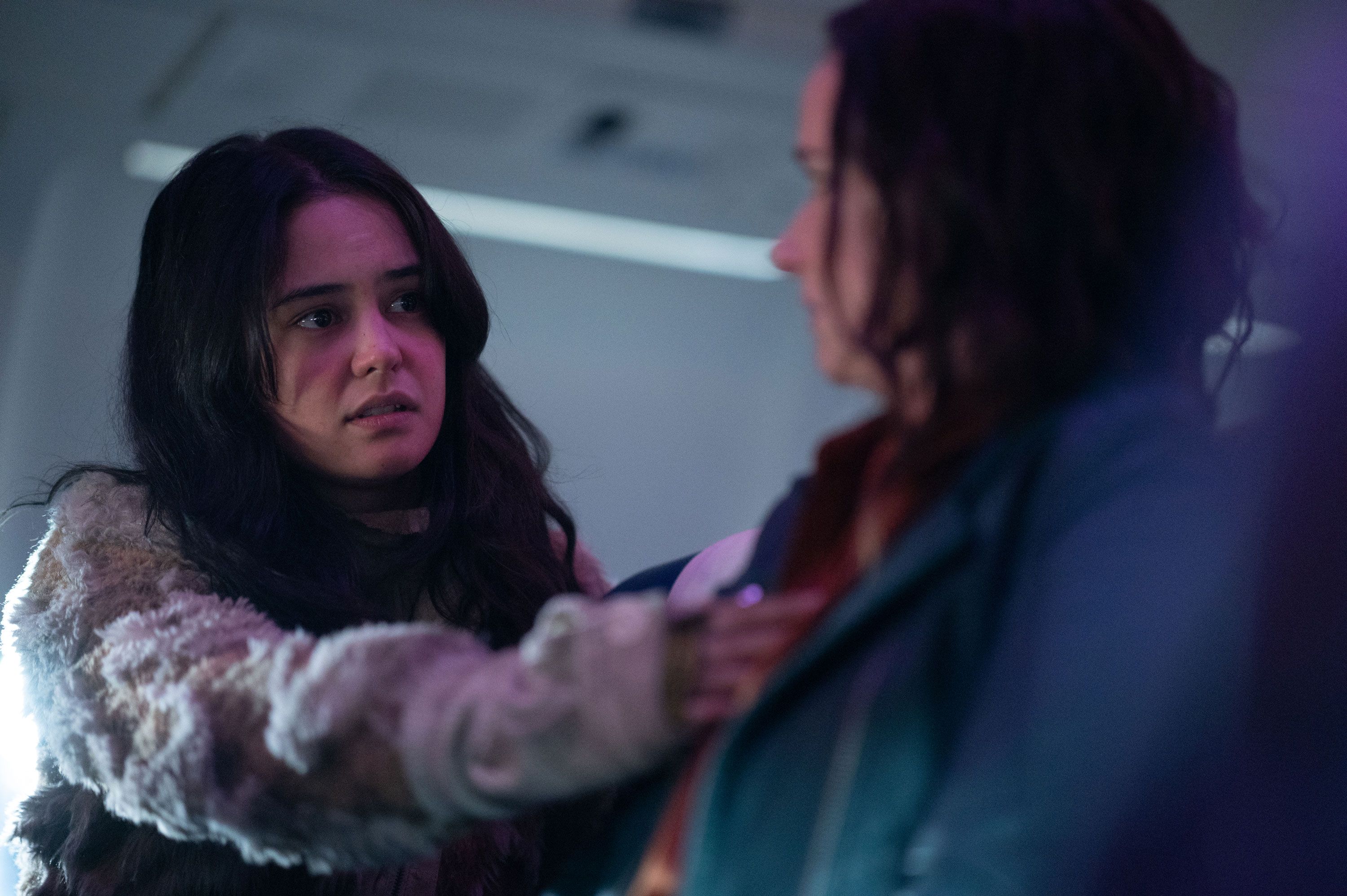 Courtney Eaton and Juliette Lewis in Yellowjackets