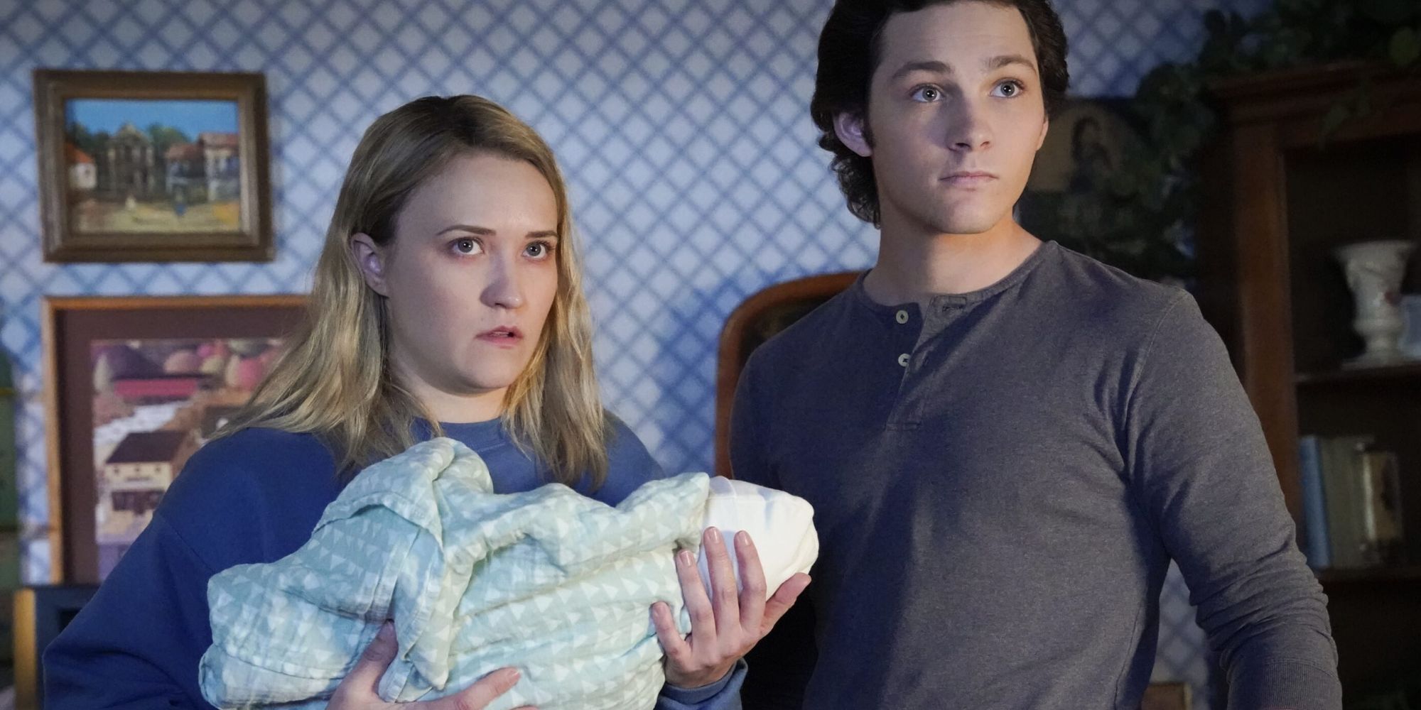 Emily Osment and Montana Jordan as Mandy and Georgie with their newborn girl in 'Young Sheldon'