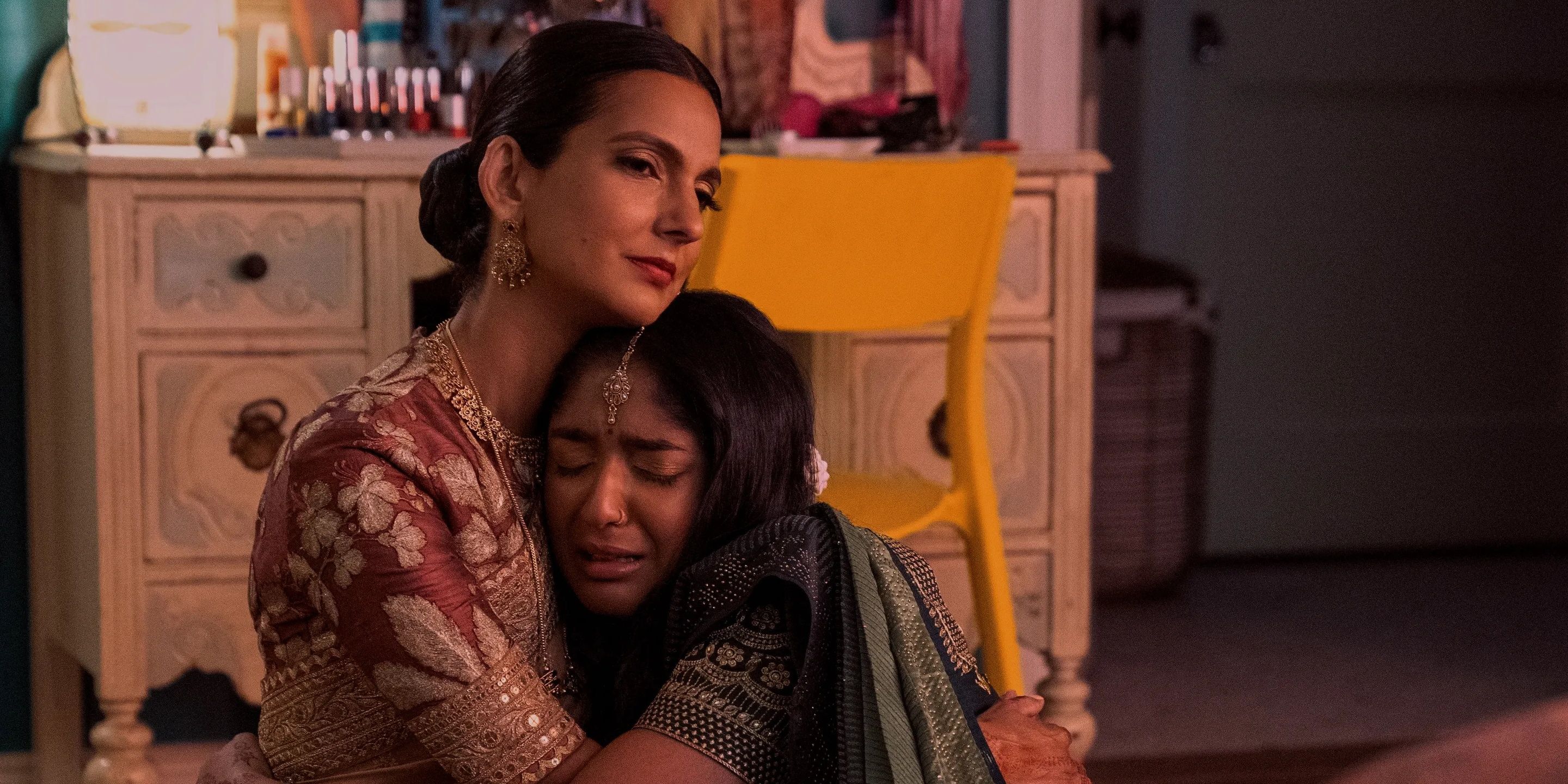 Maitreyi Ramakrishnan and Poorna Jagannathan in Never Have I Ever