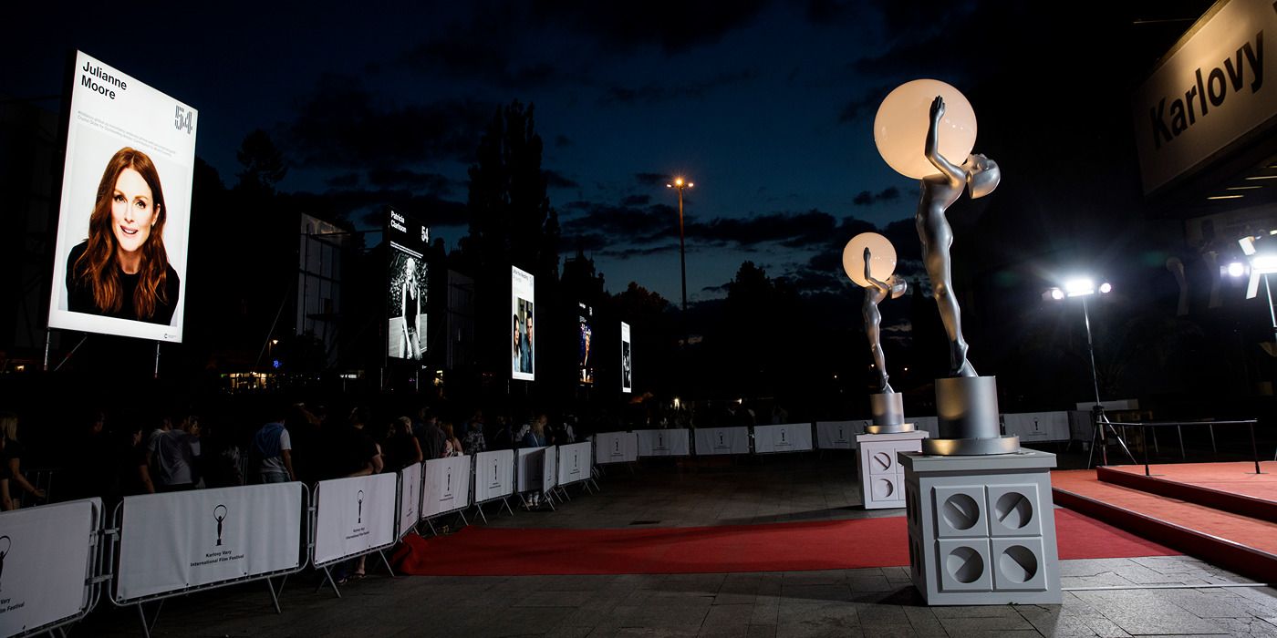 Crystal-Globe-Karlovy-Vary-International-Film-Festival-KVIFF-red-carpet-2
