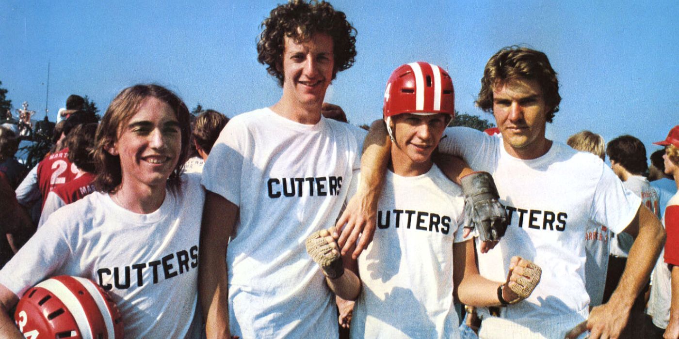 Dennis Quaid, Daniel Stern, Jackie Earle Haley and Dennis Christopher standing shoulder to shoulder together in Breaking Away (1979)