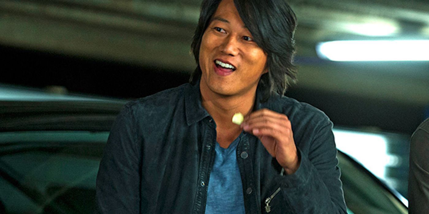 Han (eating, this is his habit) played by Cheng Kang in 