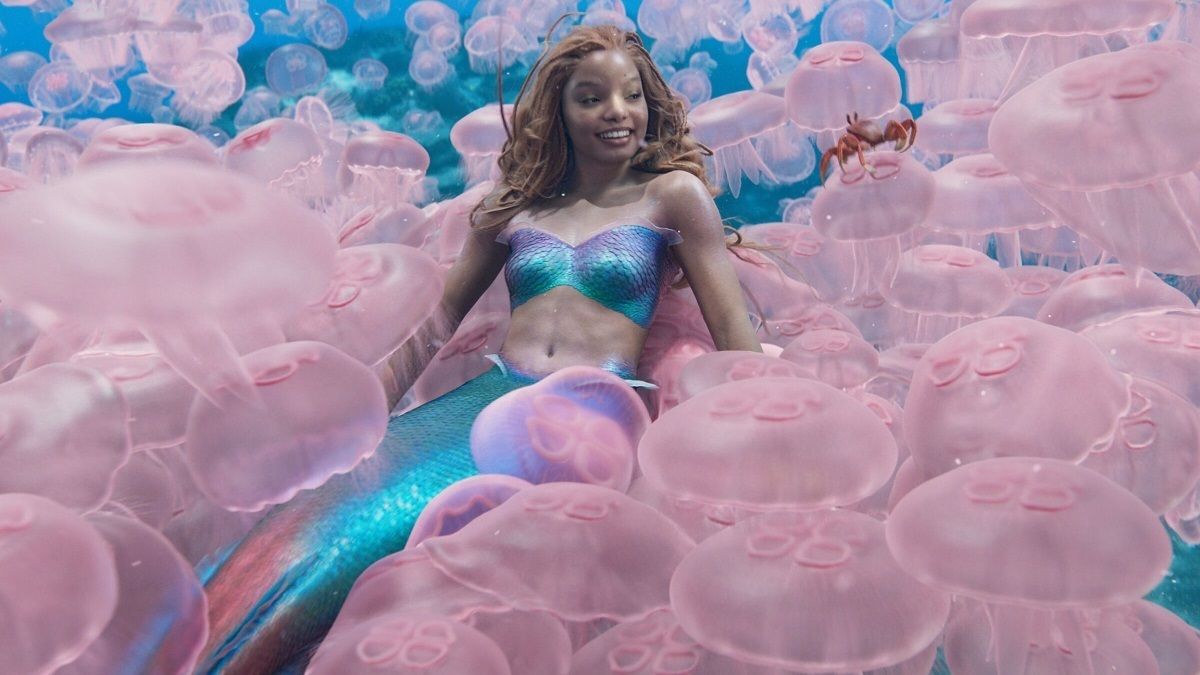 La Sirenita Nada Hacia Una Fecha De Lanzamiento Digital De Verano   Halle Bailey The Little Mermaid 