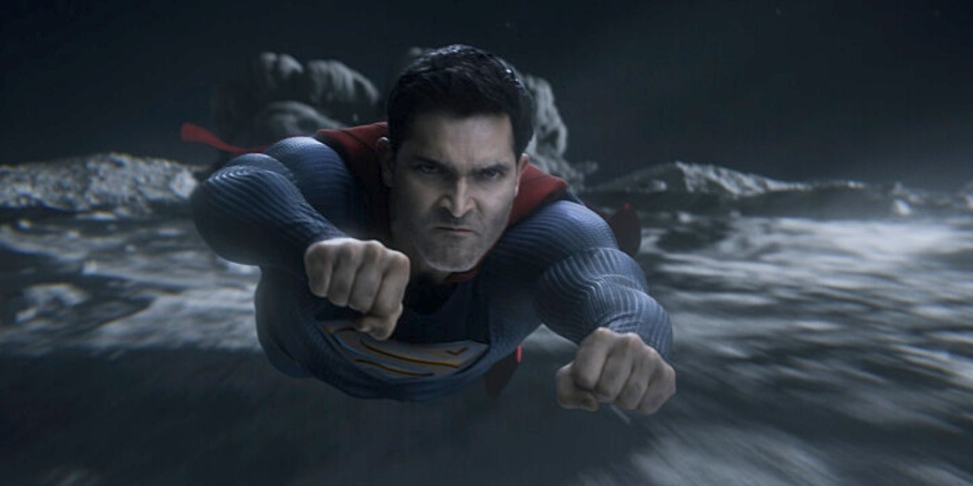 Tyler Hoechlin as Superman flying through the sky in Season 3, Episode 13 of Superman and Lois