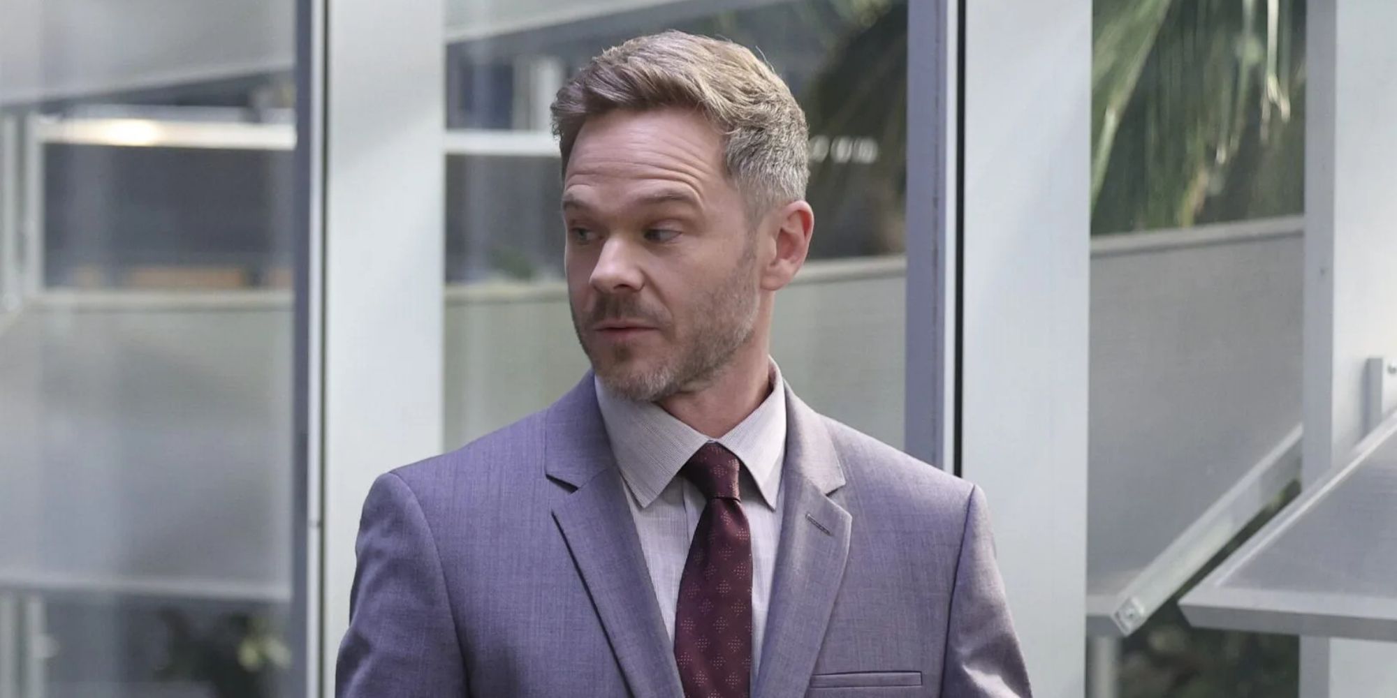 Shawn Ashmore as Wesley Evers, looking down in ABC's The Rookie