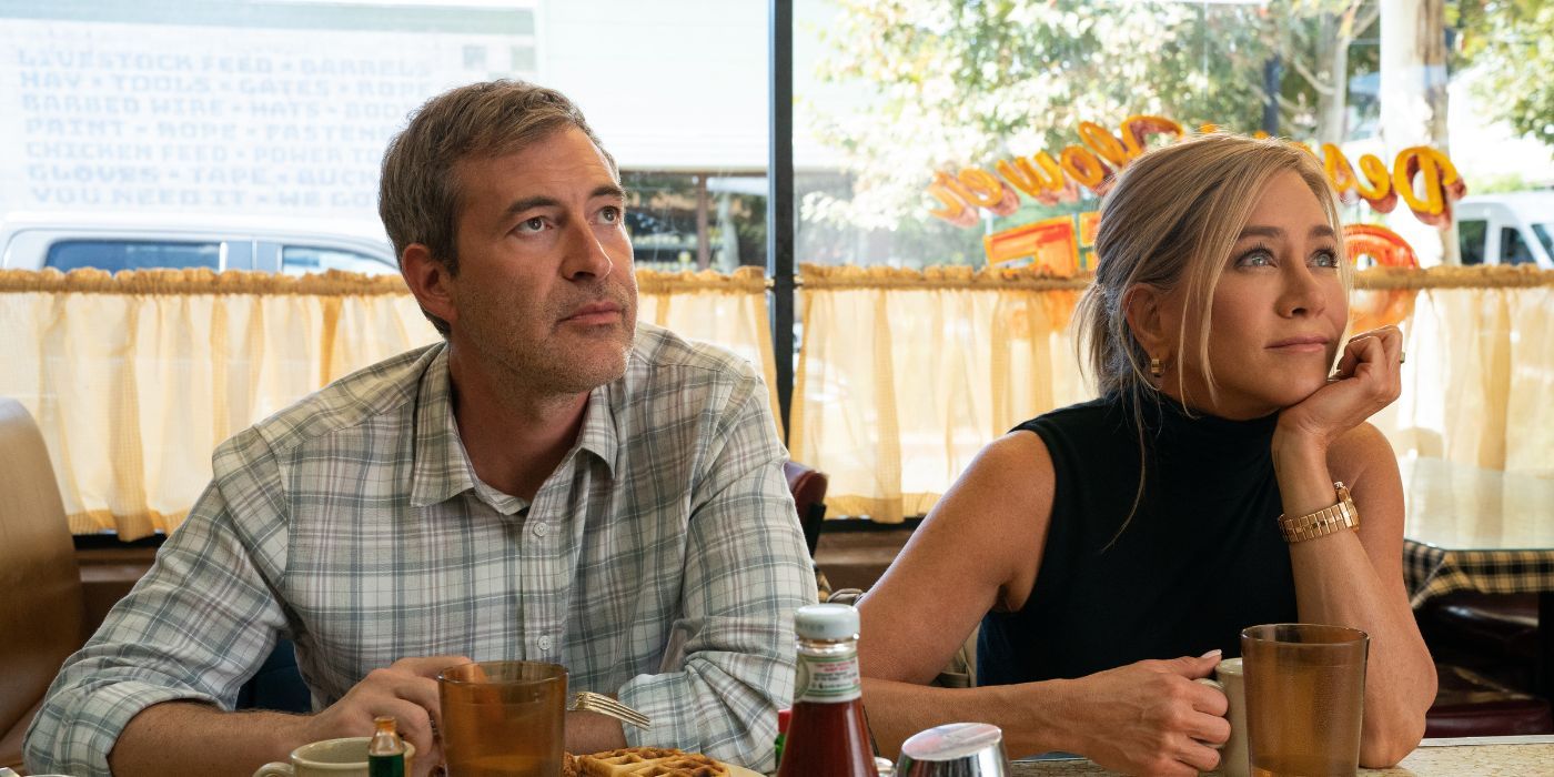 Mark Duplass and Jennifer Aniston, sitting in a diner, as Chip and Alex 