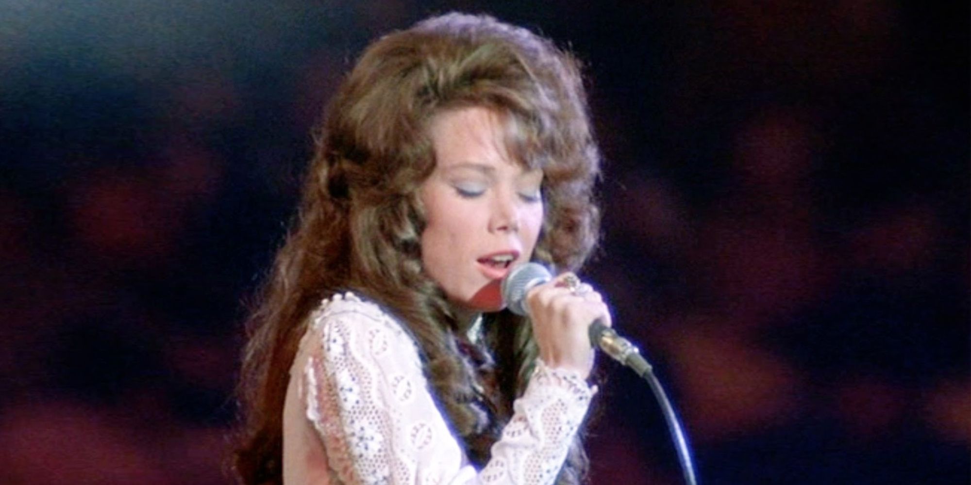 Loretta Lynn singing on stage in Coal Miner's Daughter - 1980