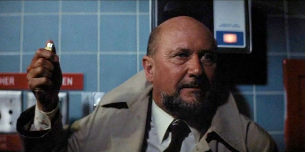 Doctor Loomis holds his light at the end of 'Halloween 2'