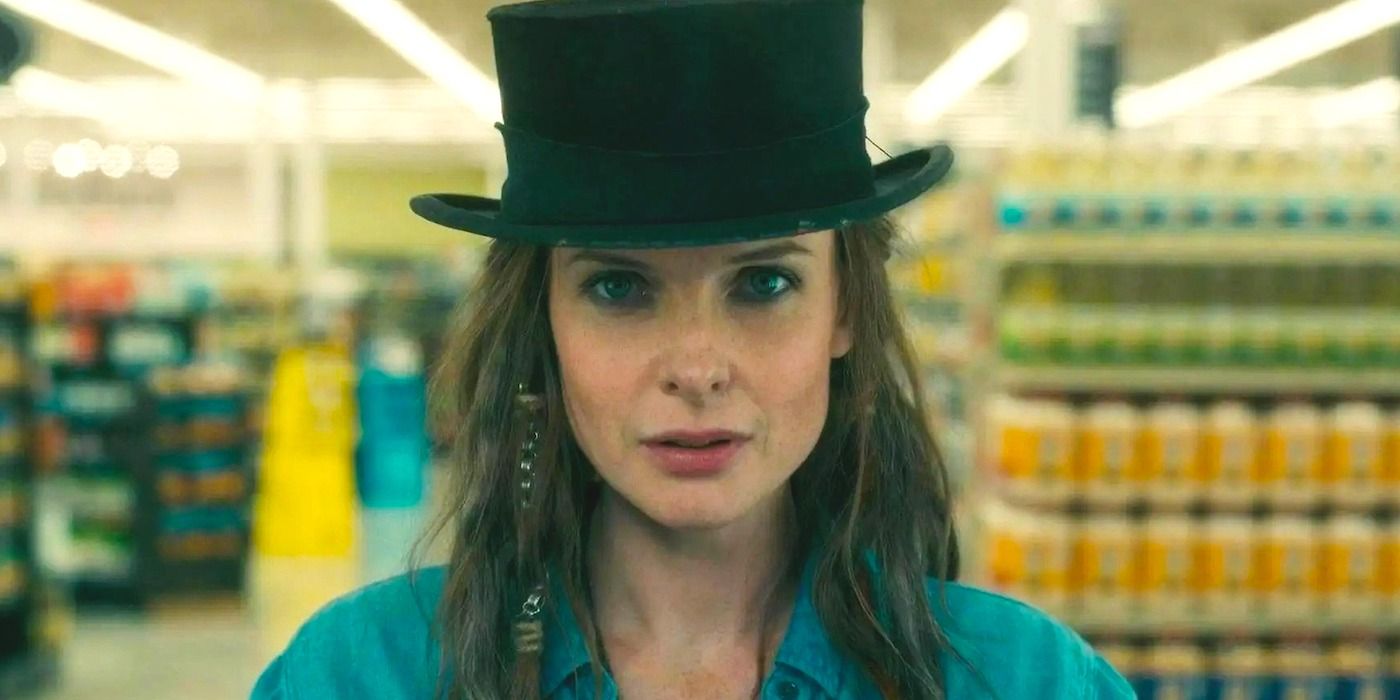 Rose the Hat mirando a la cámara en Doctor Sleep (2019)