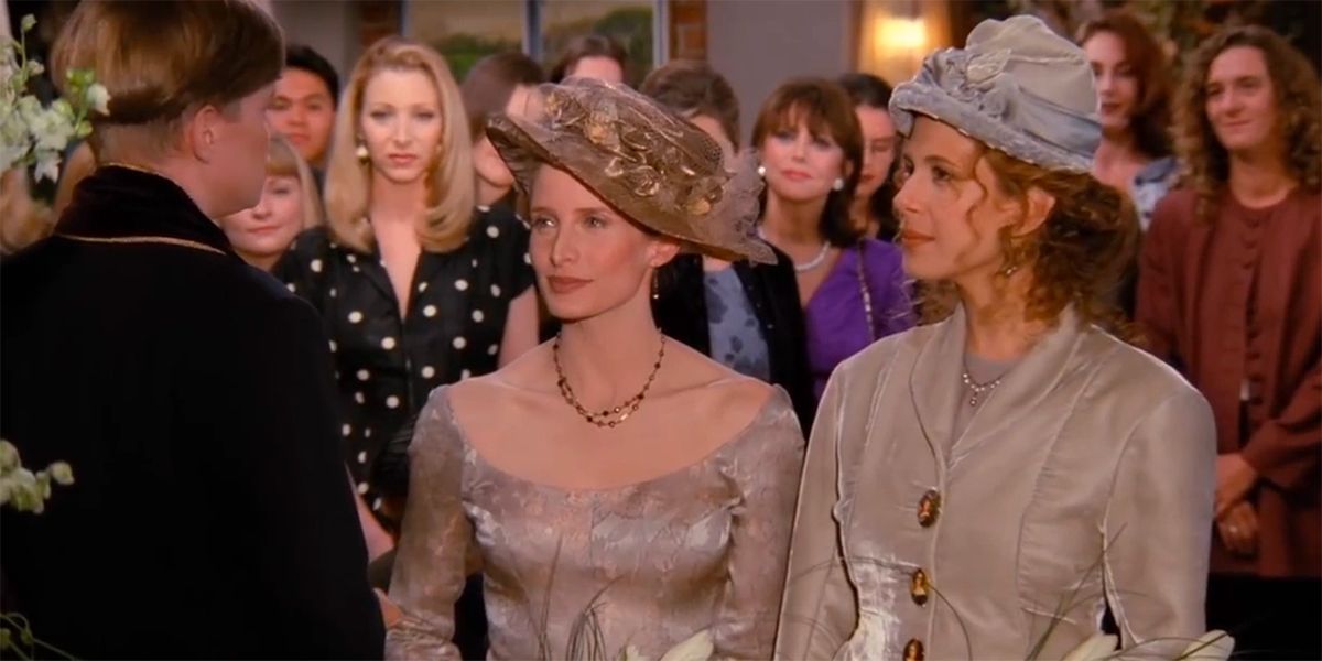 Jane Sibbett and Jessica Hecht in Friends episode "The One With the Lesbian Wedding"