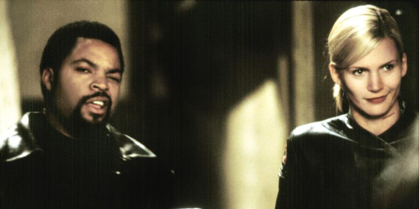 Natasha Henstridge et Ice Cube dans Ghosts of Mars