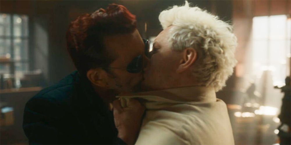 David Tennant as Crowley kissing Michael Sheen as Aziraphale in Good Omens Season 2