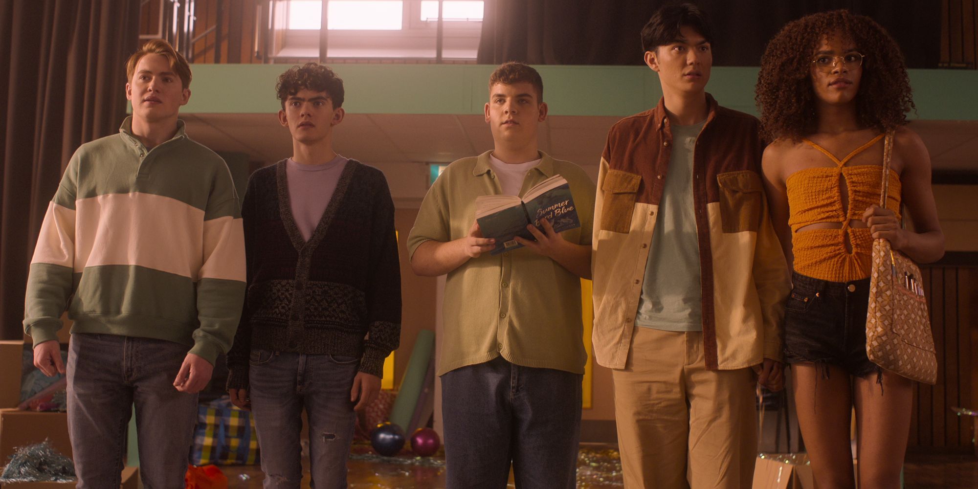 Kit Connor, Joe Locke, Tobie Donovan, William Gao, and Yasmin Finney in Heartstopper Season 2