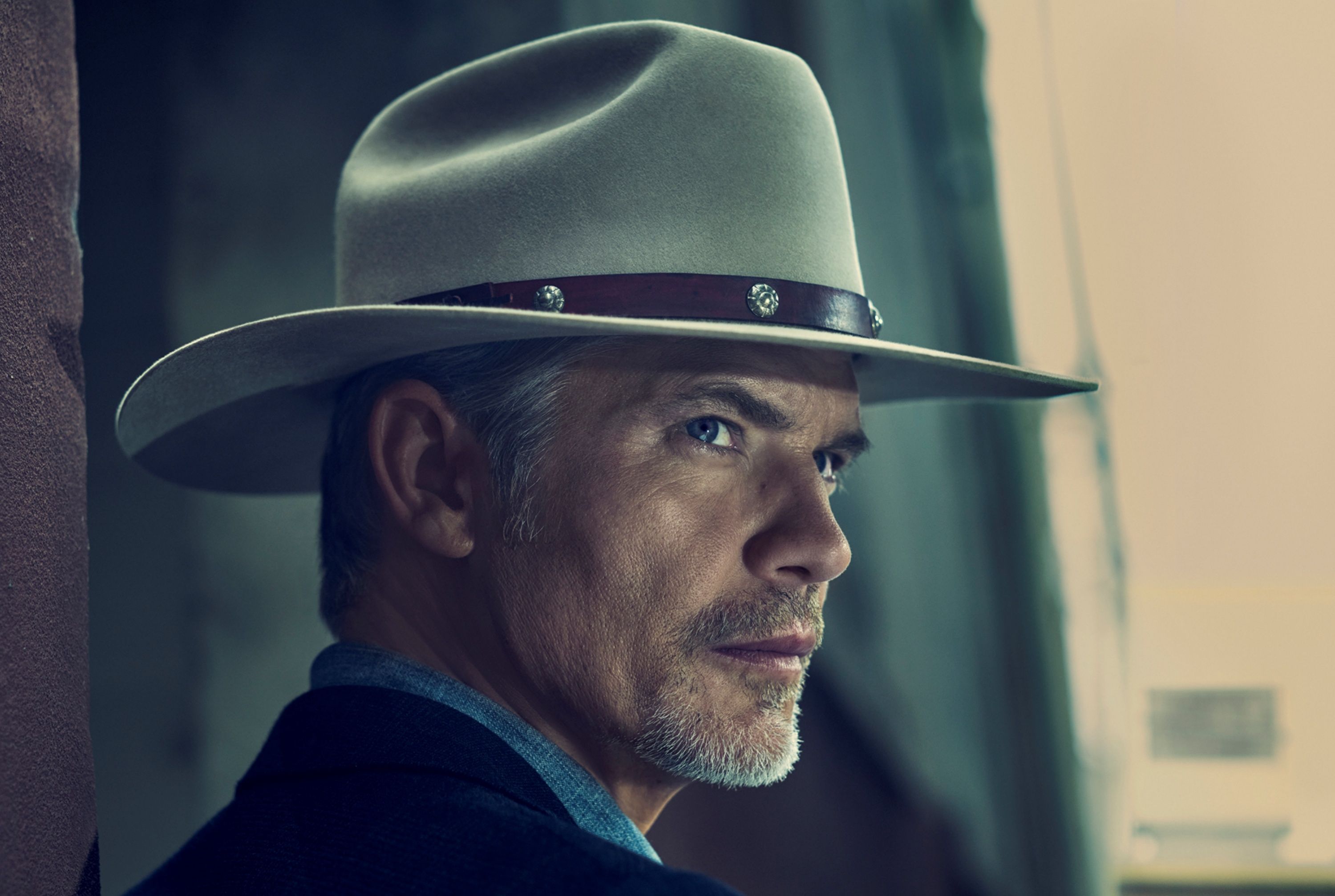 Timothy Olypant dans le rôle de Raylan Givens dans Justified : City Primeval