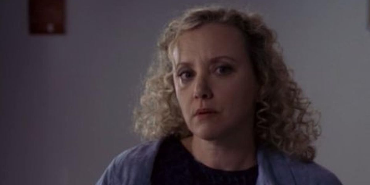 J Smith-Cameron as Trudy Pomeranski.