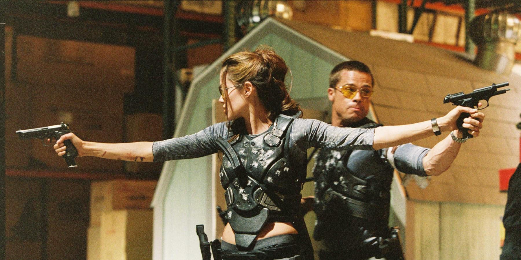 Brad Pitt and Angelina Jolie ready for a shootout in 'Mr. and Mrs. Smith'