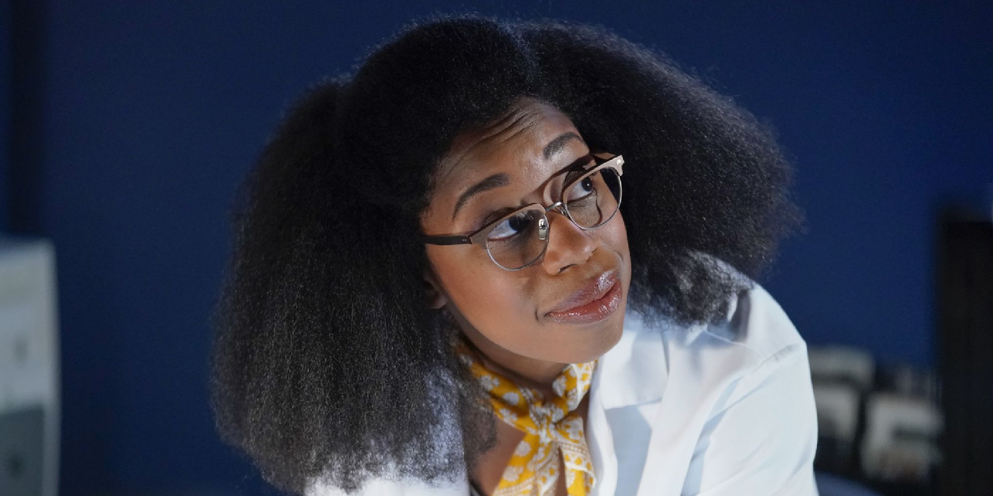 Diona Reasonover as Kasie Hines looking up in NCIS