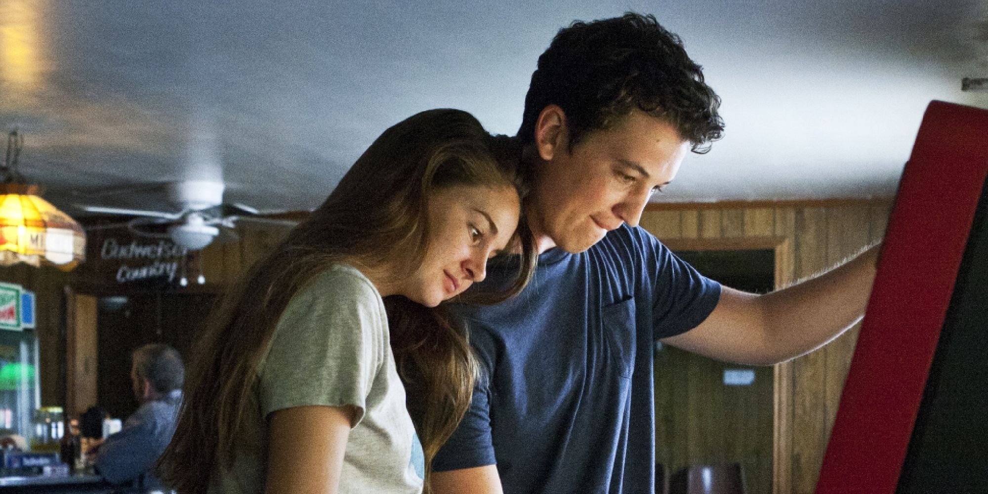 Shailene Woodley and Miles Teller in The Spectacular Now