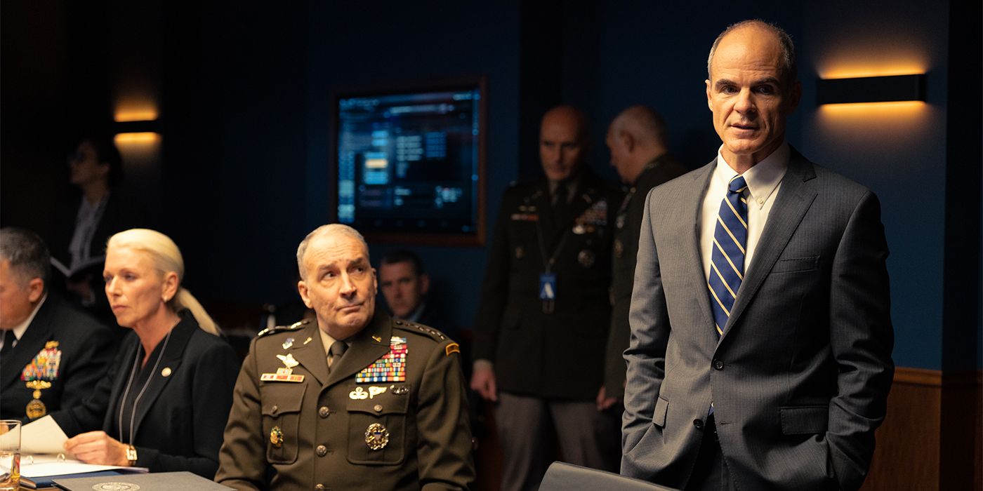 Michael Kelly commands a meeting in Special Ops: Lioness