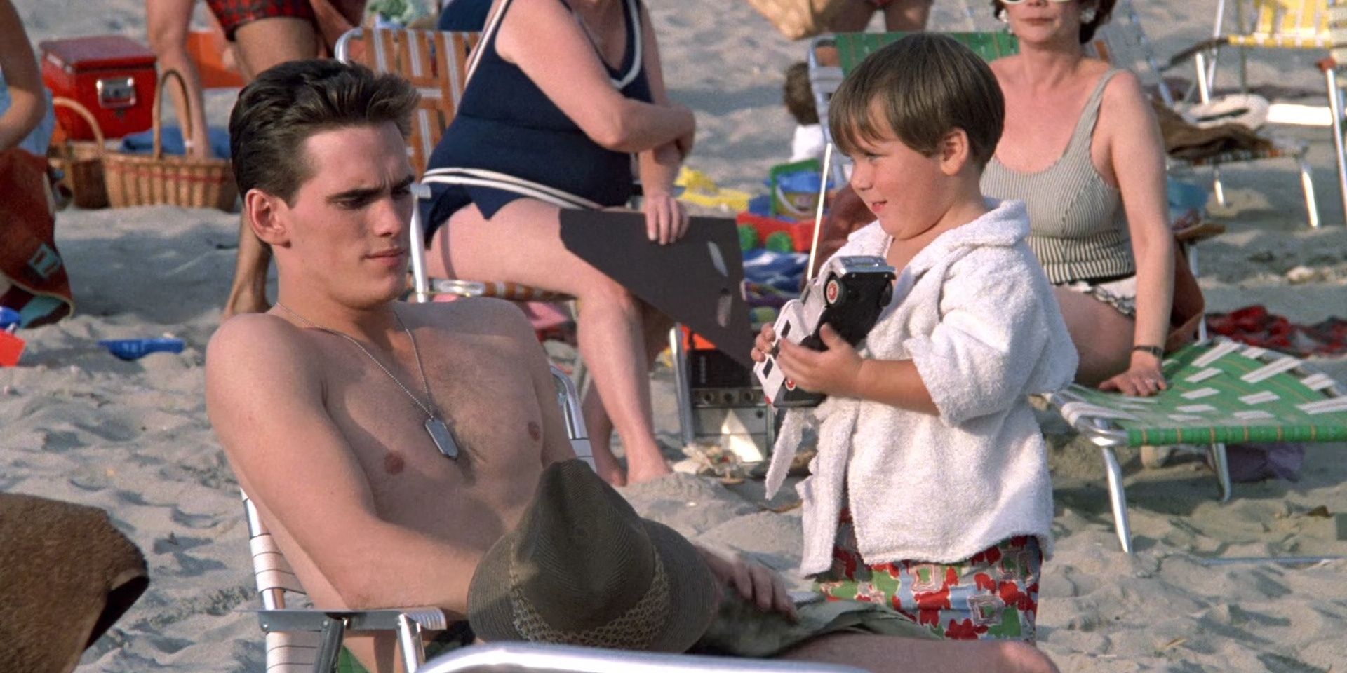 Jeffrey (Matt Dillon) en la playa en The Flamingo Kid