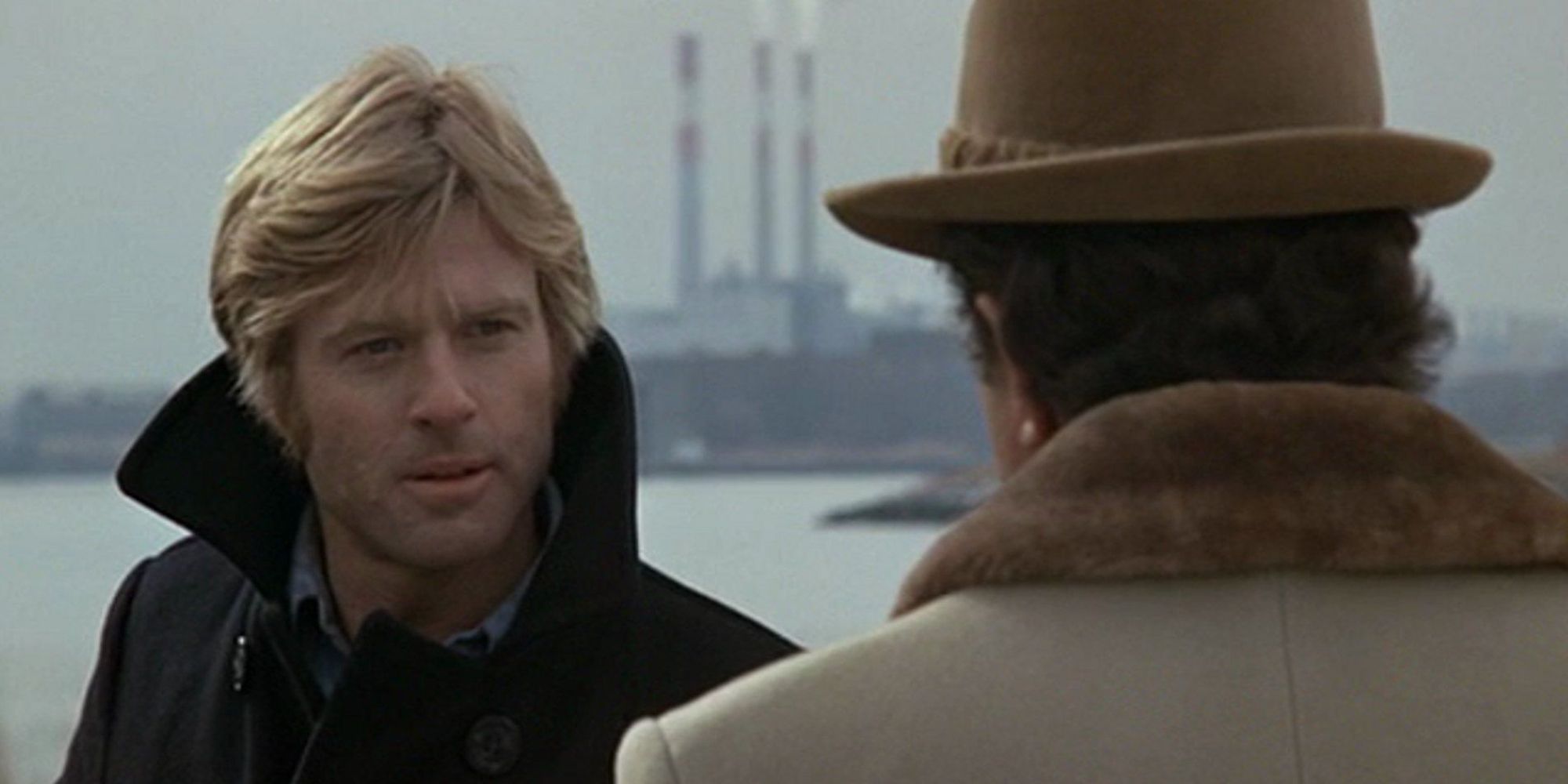 Two men talking in 3 Days of the Condor 19750