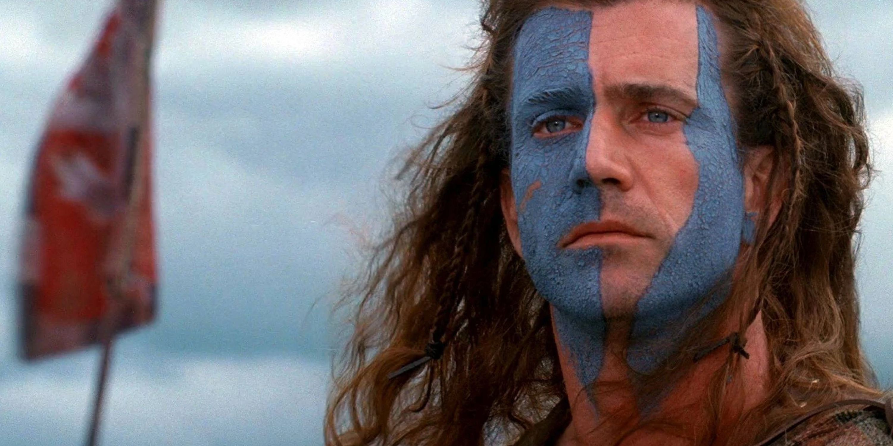 Mel Gibson as William Wallace looking to the distance in Braveheart