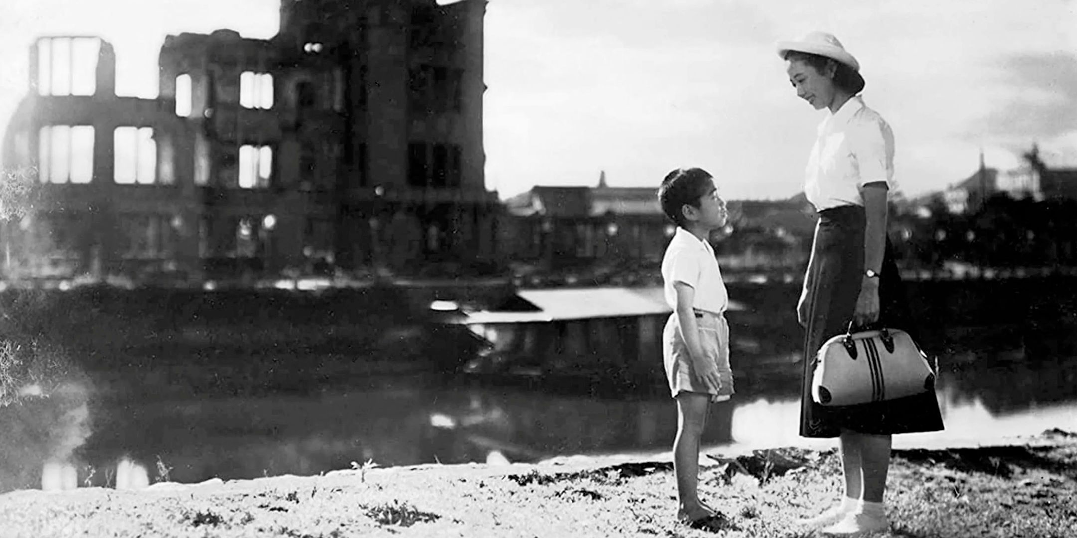A scene from Japanese film 'Children of Hiroshima' (1952)