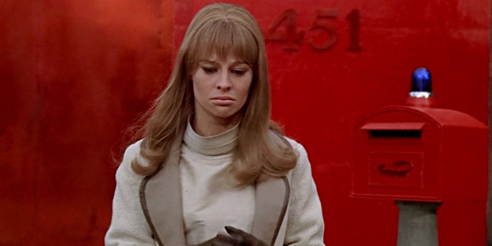 A woman looking upset in Fahrenheit 451