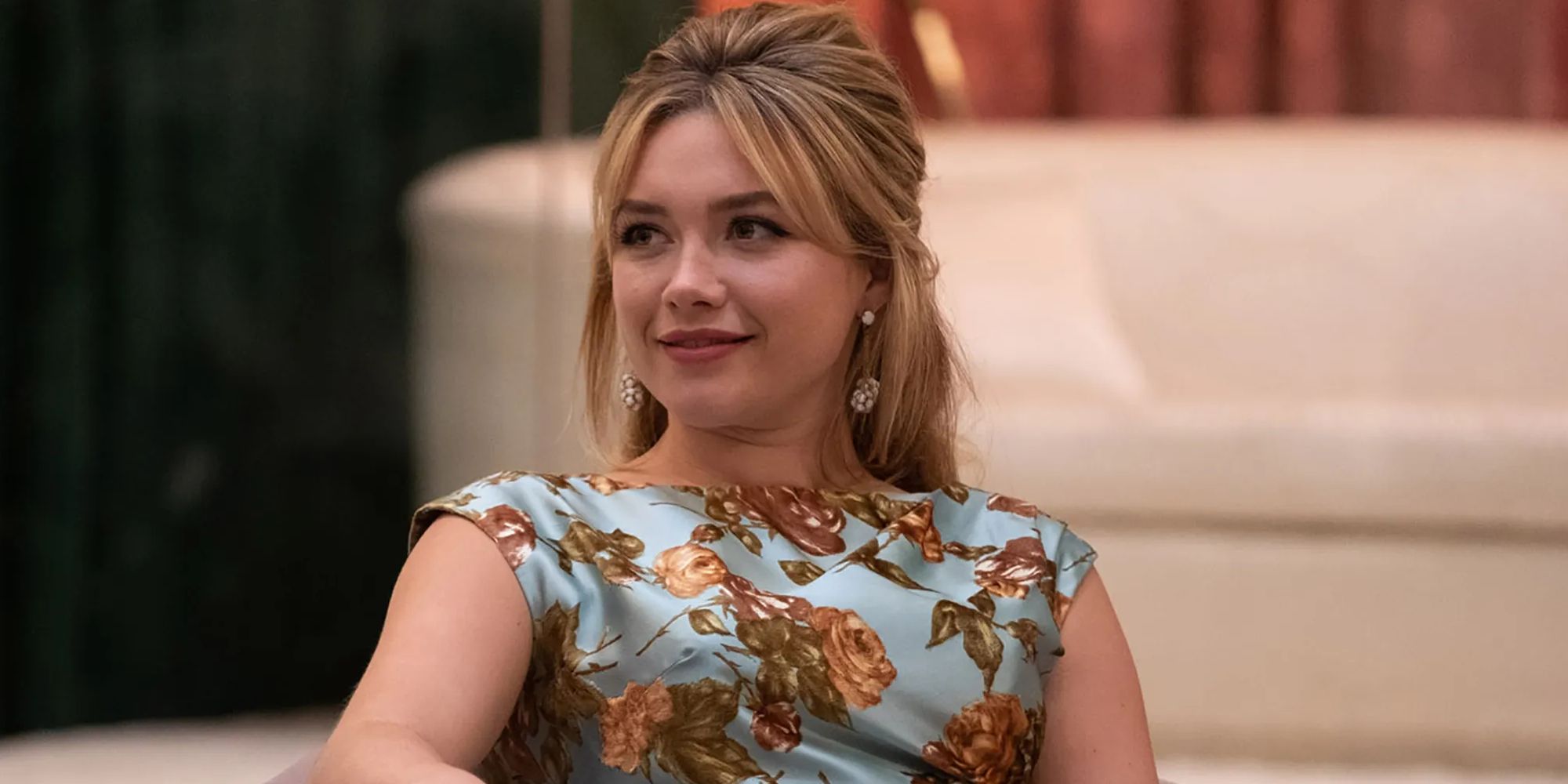 Alice (Florence Pugh) smiling in 'Don't Worry Darling'