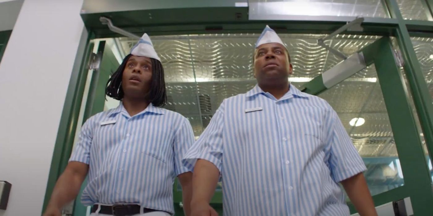 Kel Mitchell e Kenan Thompson como Ed e Dex em seus uniformes de trabalho em Good Burger 2