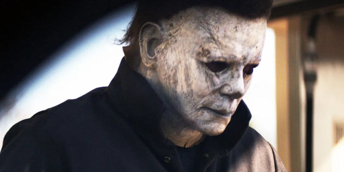 Michael Myers get his mask back in 'Halloween' (2018)