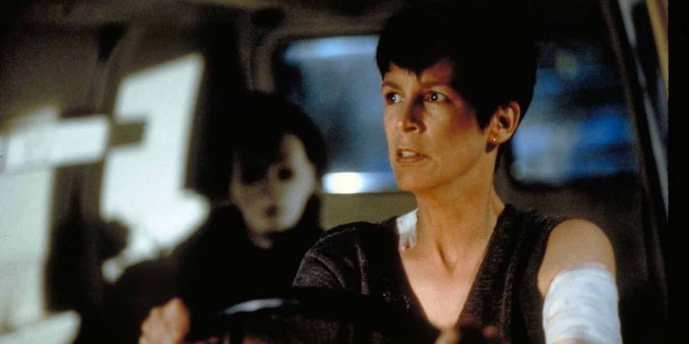 Jamie Lee Curtis and Michael Myers in a van at the end of 'Halloween H20'