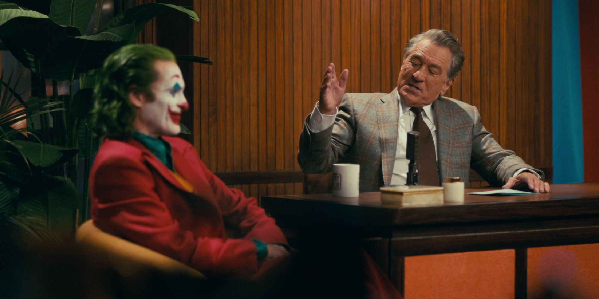 Robert De Niro y Joaquin Phoenix en Joker (2019)