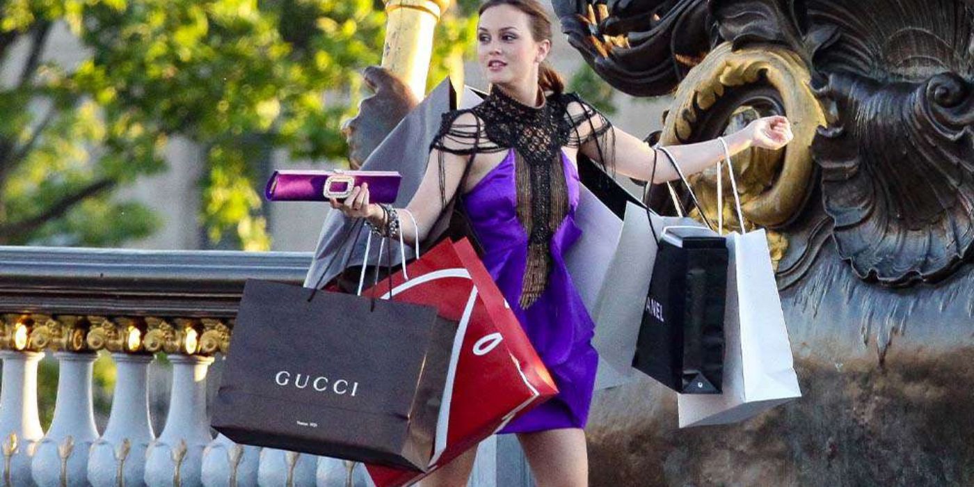 Leighton Meester as Blair Waldorf carrying many shopping bags in Gossip Girl