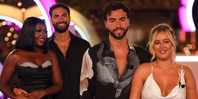 The winning and runner up couples in Love Island season 10.