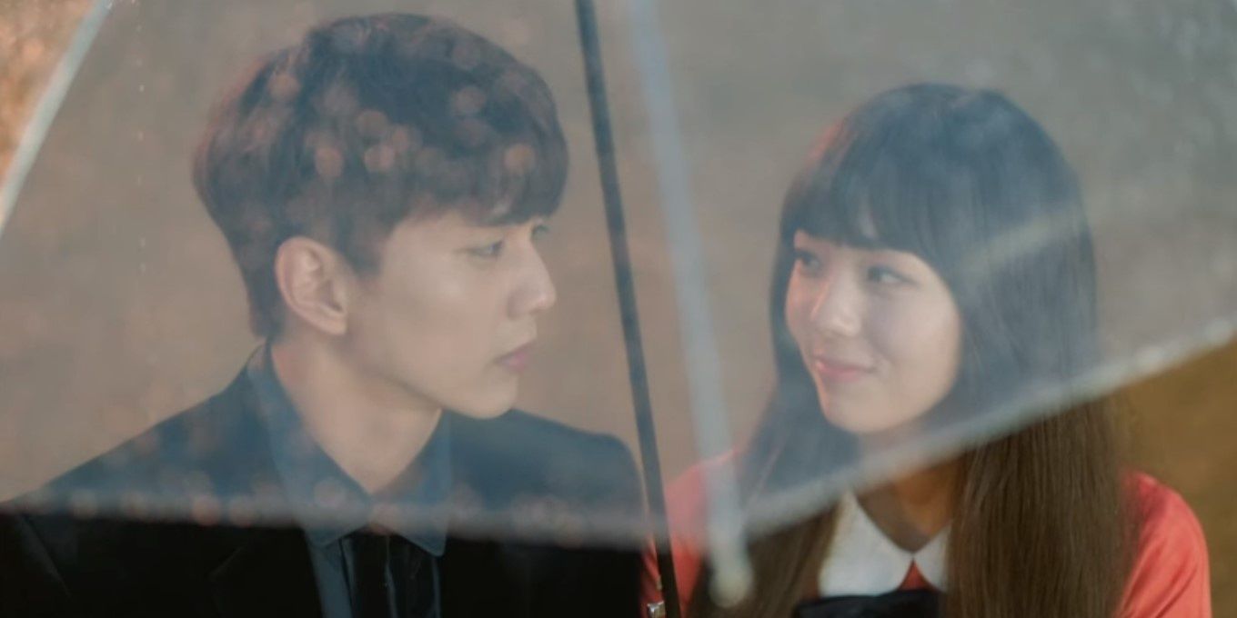 Min Kyu and Ji Ah Looking at each other in I'm Not a Robot 