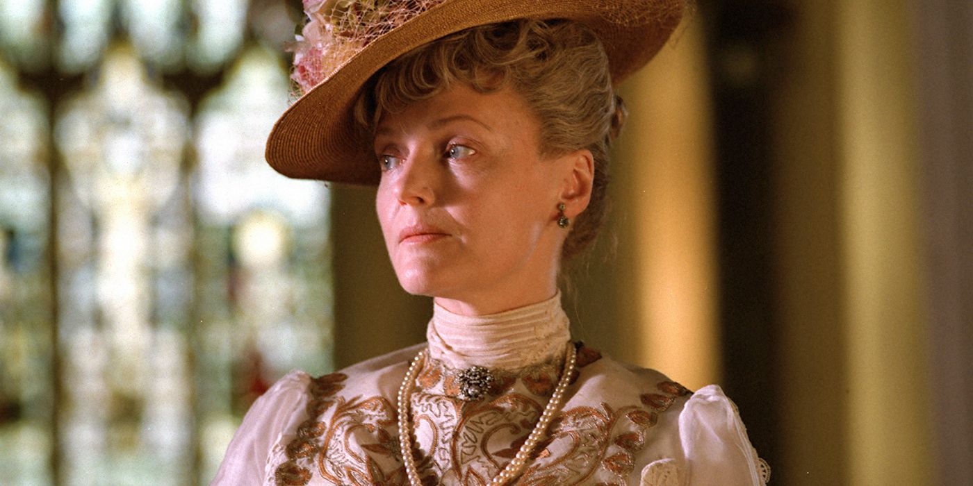 Miranda Richardson as Queen Mary in The Lost Prince