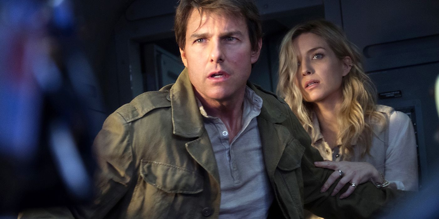 Tom Cruise and Annabelle Wallis in The Mummy