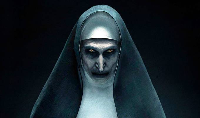 “Unveiling the Sinister Origins: Director Michael Chaves Separates Valak and Frenchie in ‘The Nun II'”