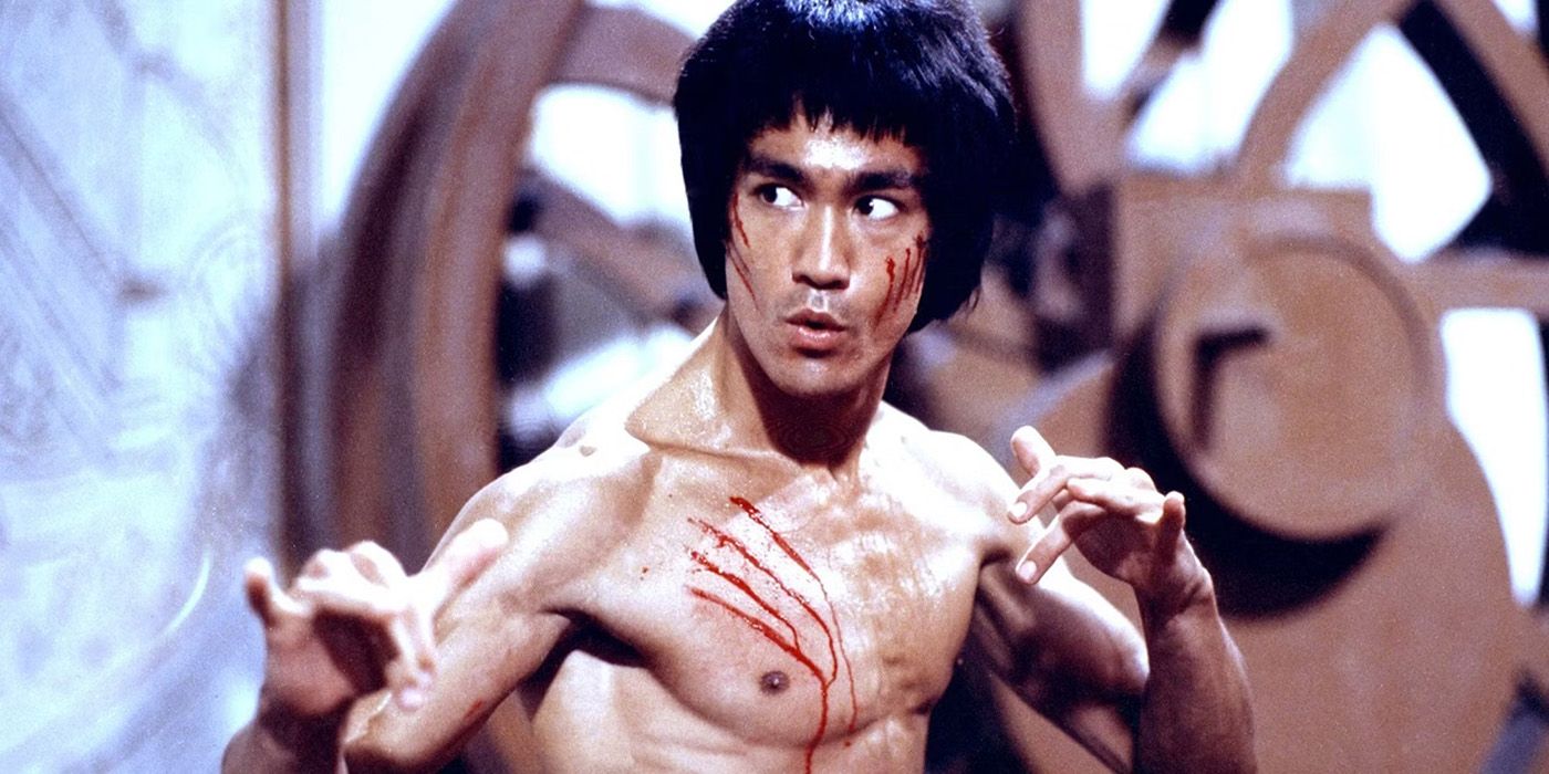 Bruce Lee in a degensive position in 'Enter the Dragon'