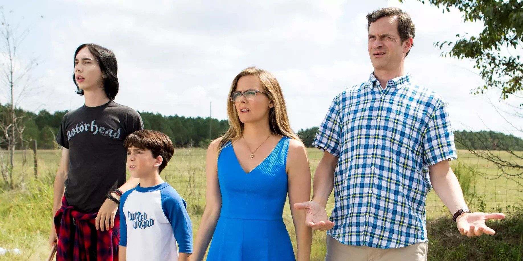 A famiy starring ahead and looking confused in Diary of a Wimpy Kid: The Long Haul