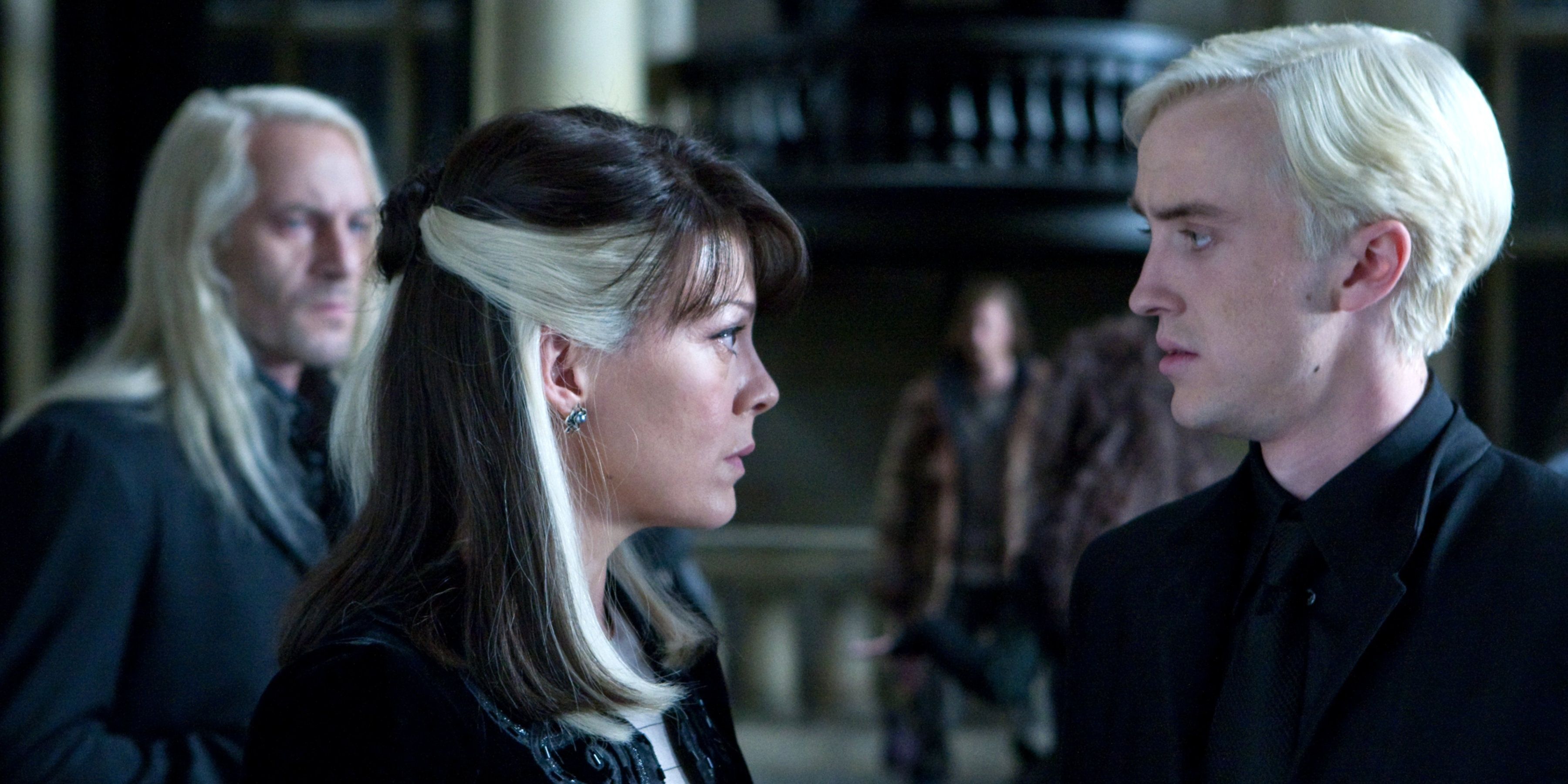 1. Narcissa Malfoy's Blonde Hair: A Signature Look - wide 10