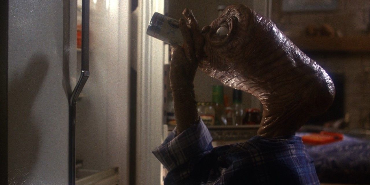 E.T. gets drunk in 'E.T. the Extra-Terrestrial'