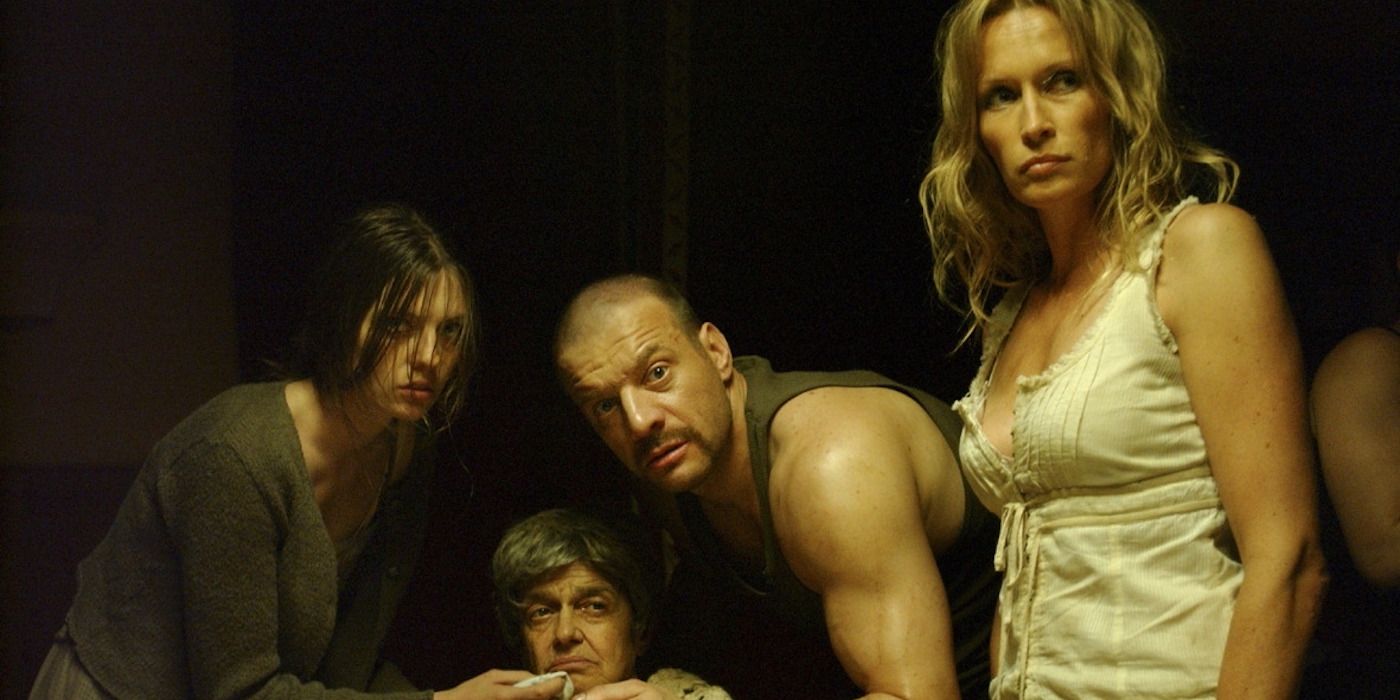 Horror’s Most Messed Up Family Is in This French Extremity Movie – Cinemasoon